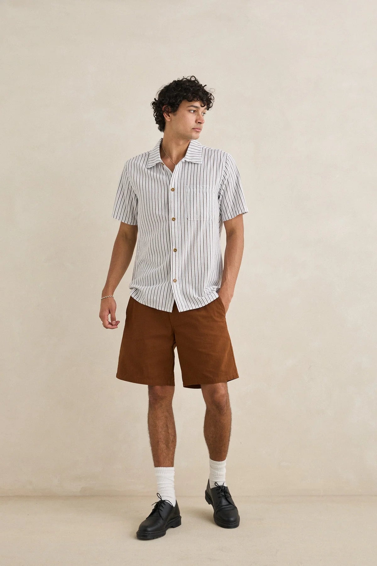 Short Essential Herringbone Brown Rhythm
