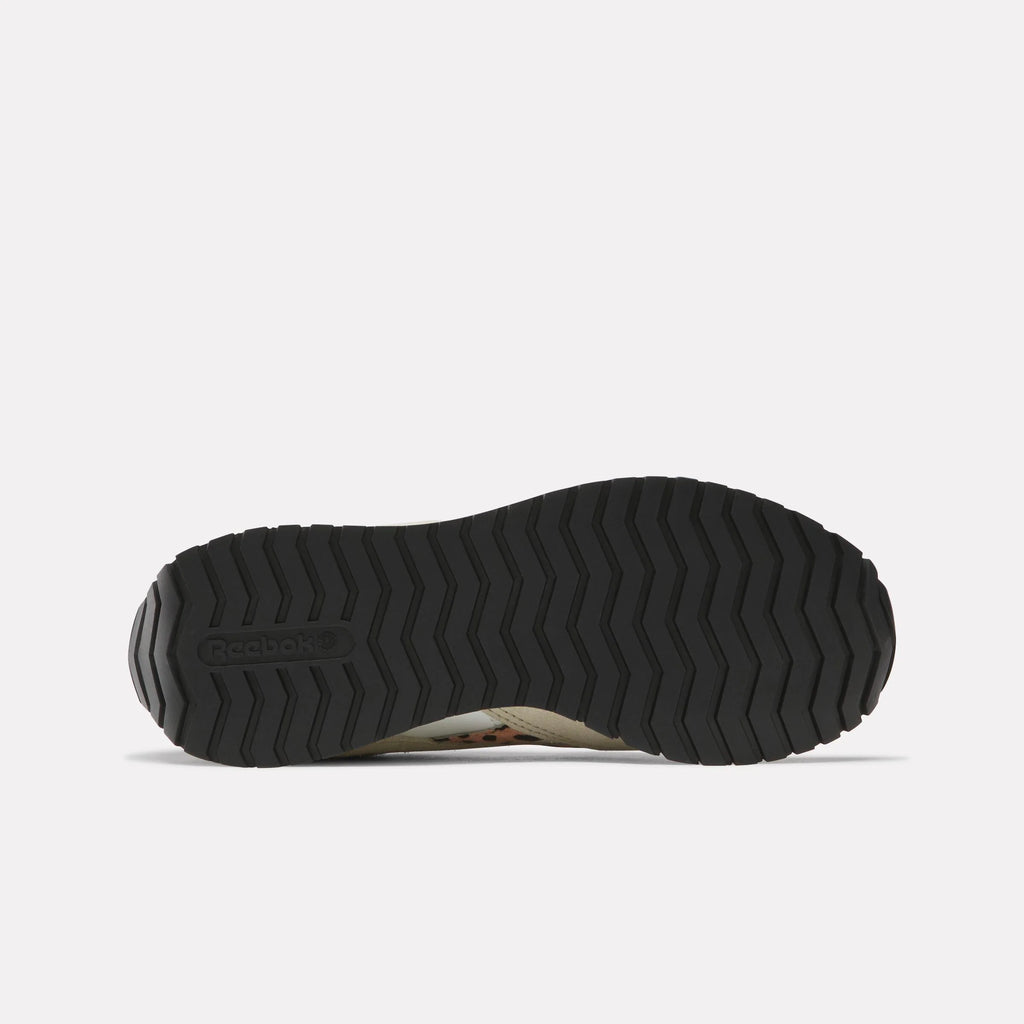 Classic AZ Chalk/Beige/Leo Reebok Shoes