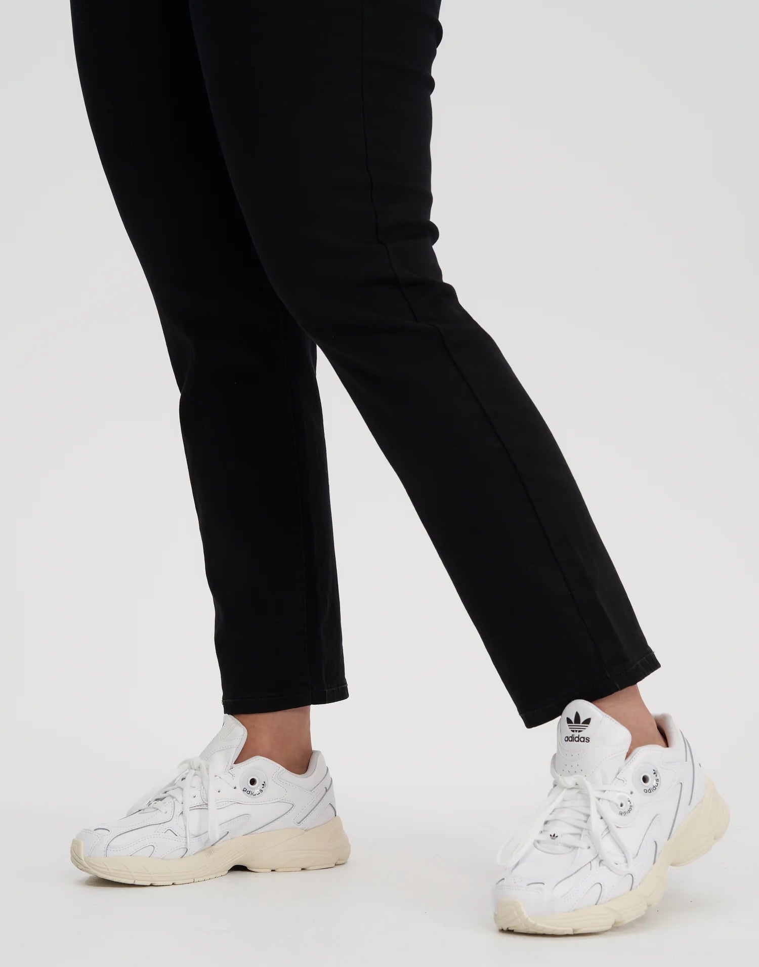 Jeans Emily 2422 Black Yoga Jeans
