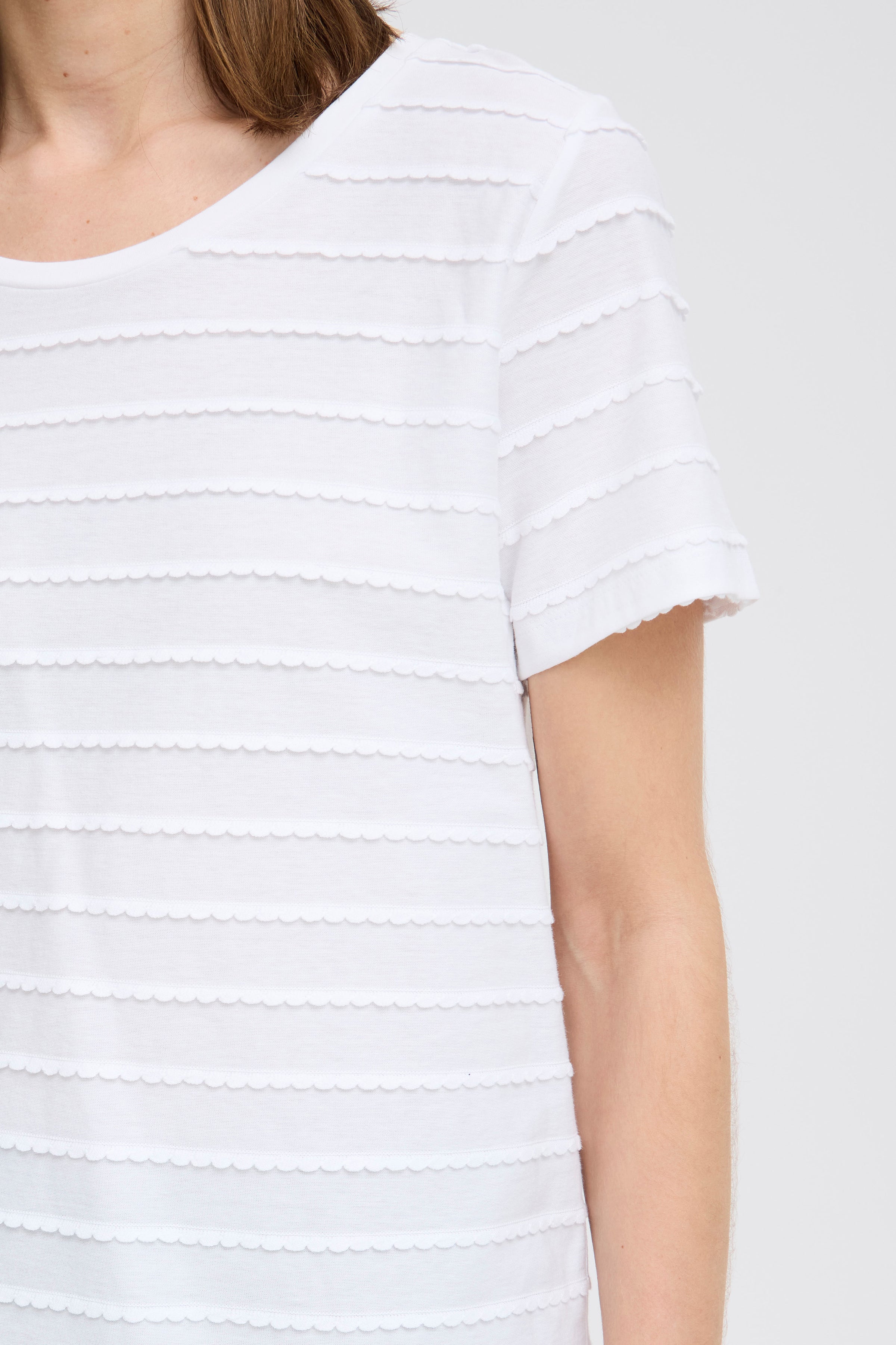 T-Shirt Raisa White B.Young