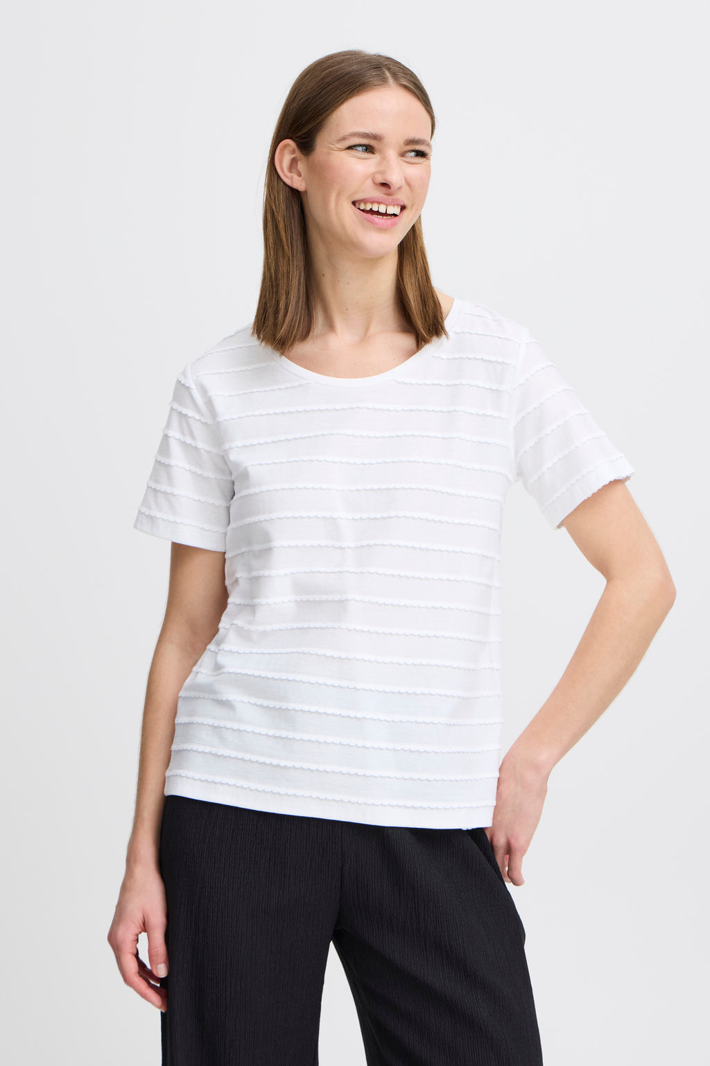 T-Shirt Raisa White B.Young