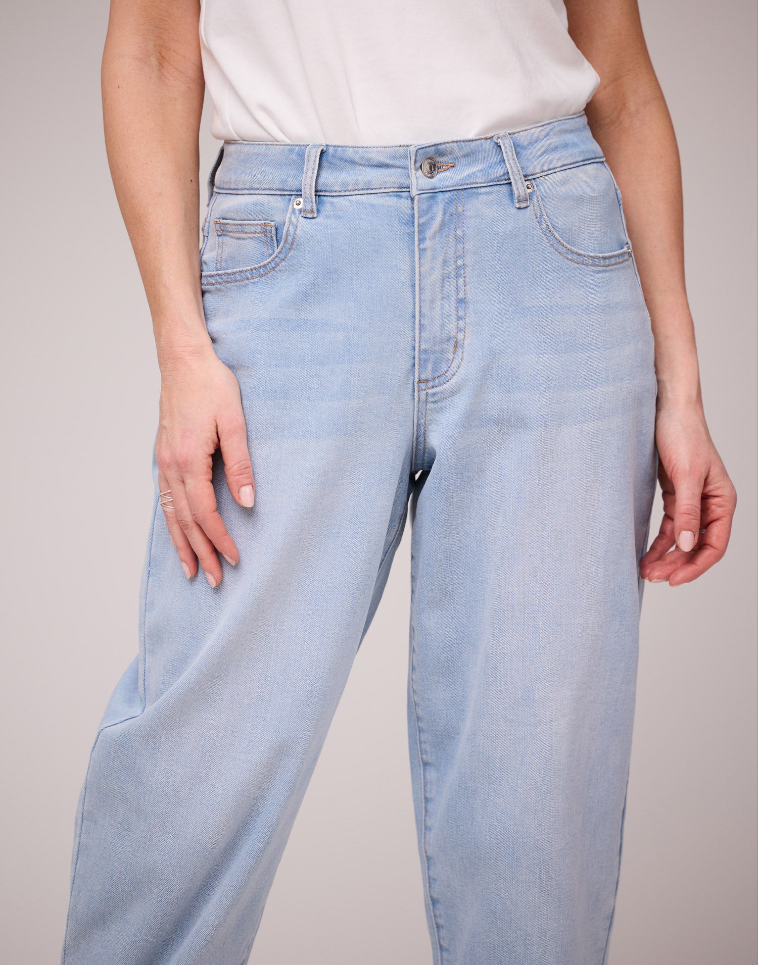 Malia Balloon Jeans 2578 Yoga Jeans