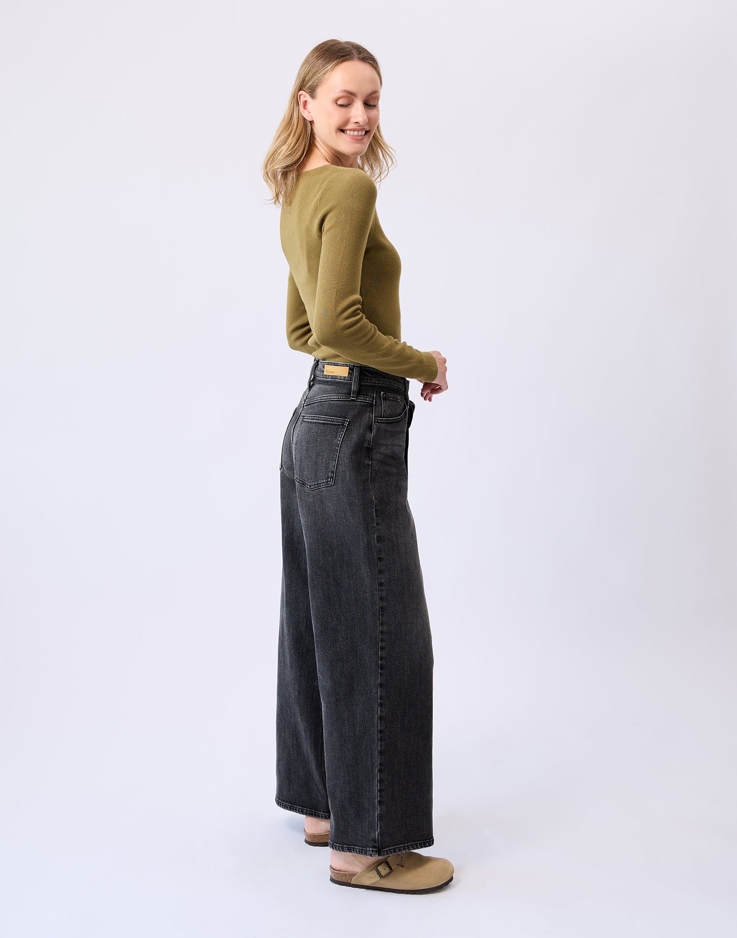 Lily 3072 Gray Stone Yoga Jeans
