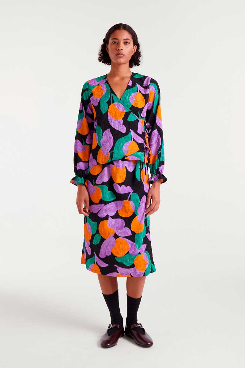 Black Apricot Top Compania Fantastica