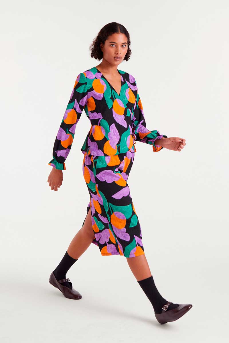 Black Apricot Top Compania Fantastica