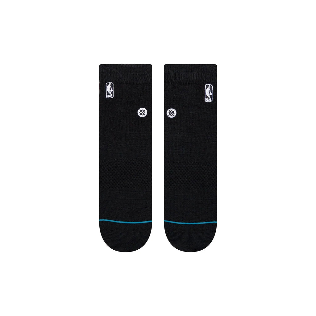 Bas NBA Logoman Quarter Noir Stance