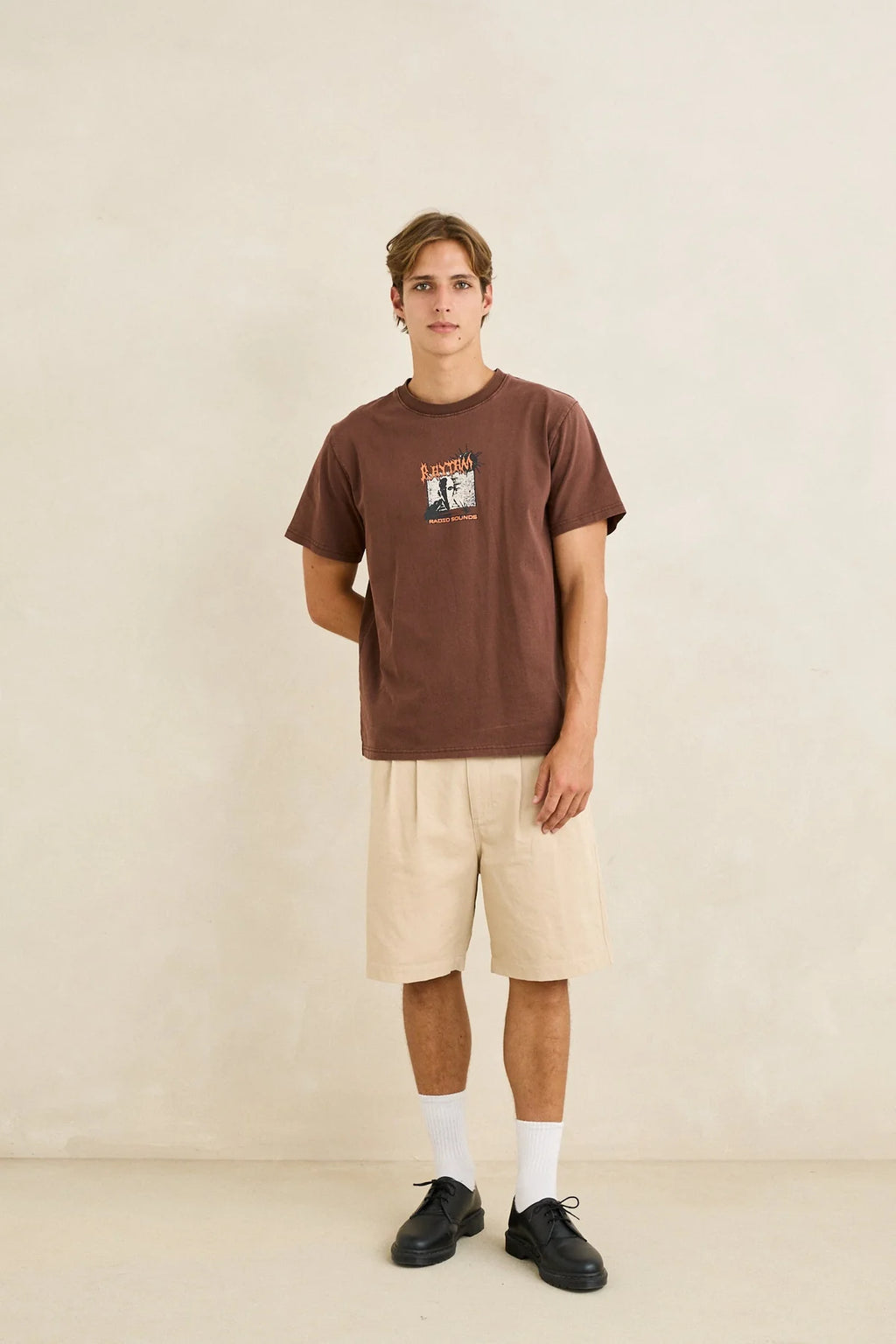T-Shirt Tune In Brun Rhythm