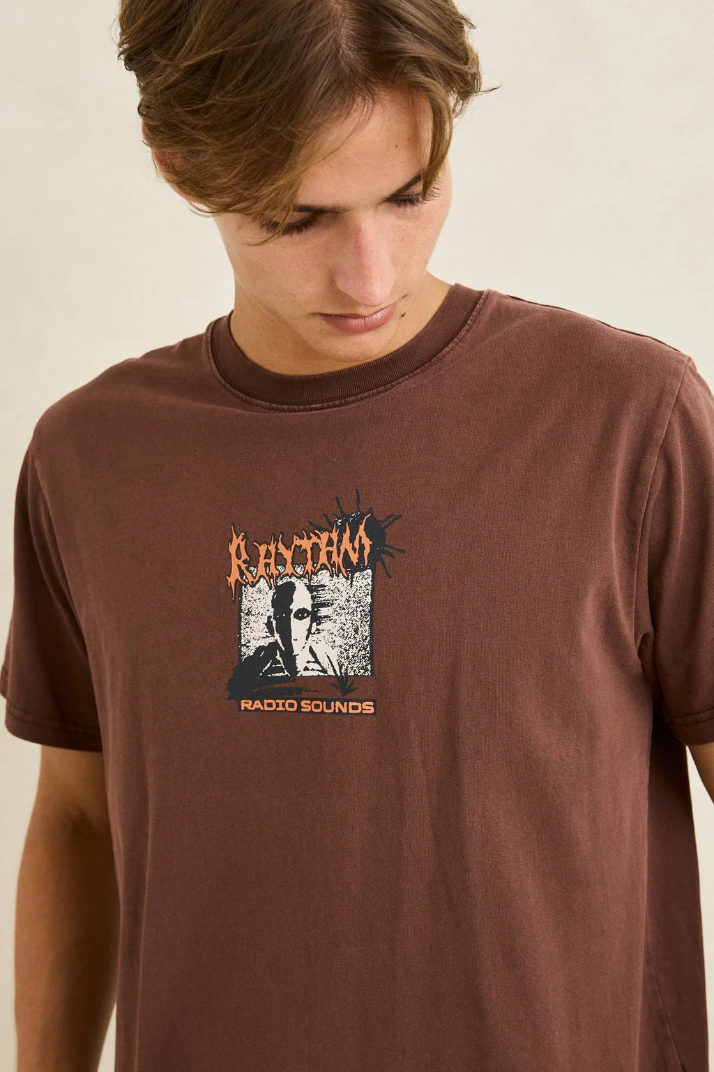 T-Shirt Tune In Brun Rhythm
