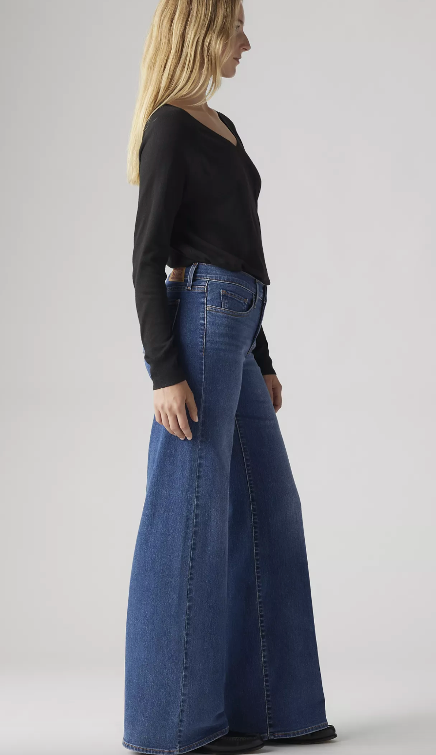 Levi's 318 Shaping Wide Clever Girl Jeans