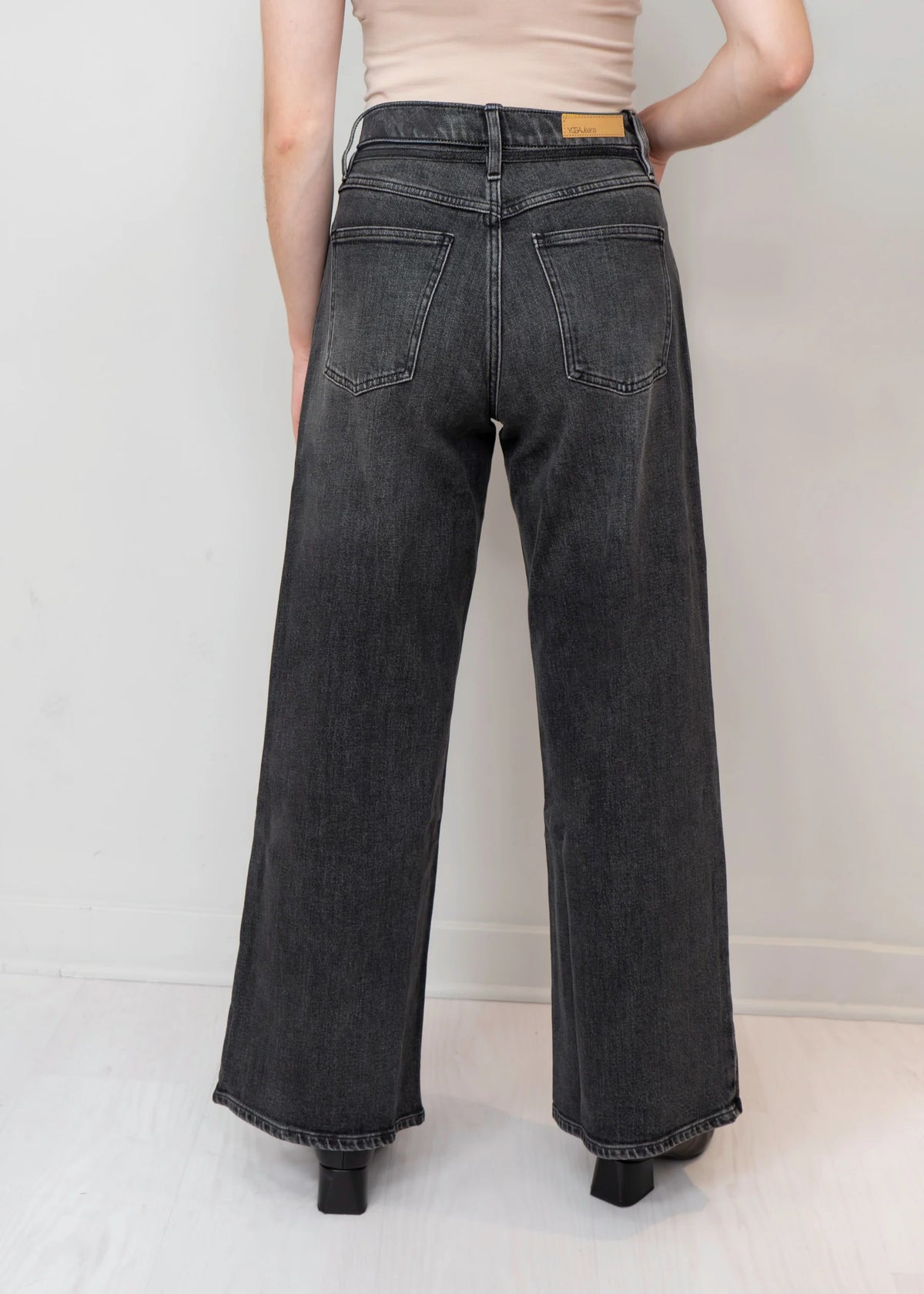 Jeans Lily 3072 Gris Stone Yoga Jeans
