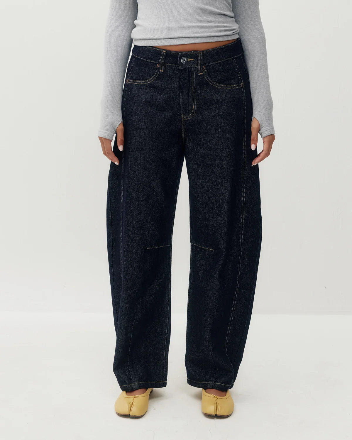 Jeans Jacqueline Barrel Dark Rinse Kuwalla Tee