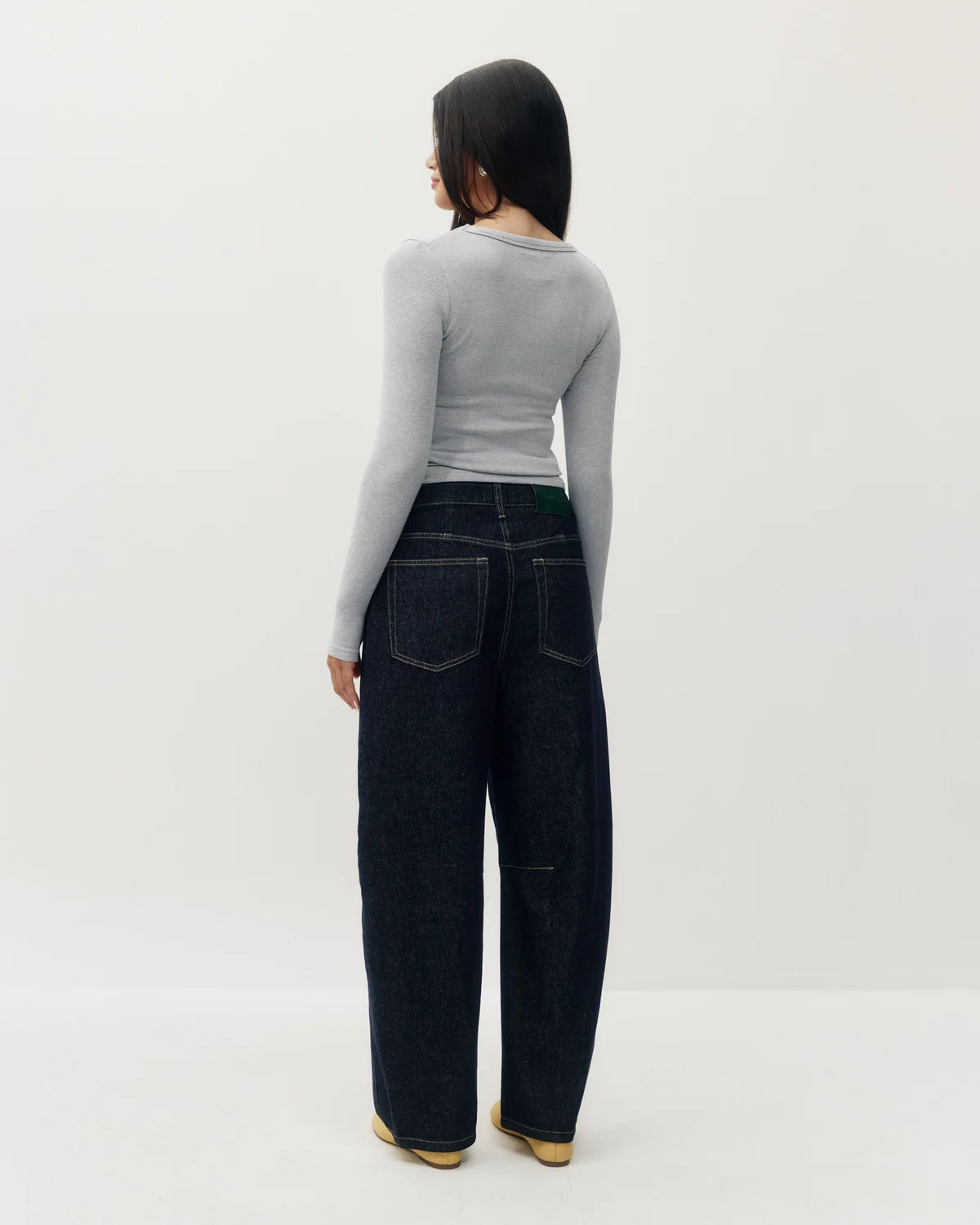 Jeans Jacqueline Barrel Dark Rinse Kuwalla Tee