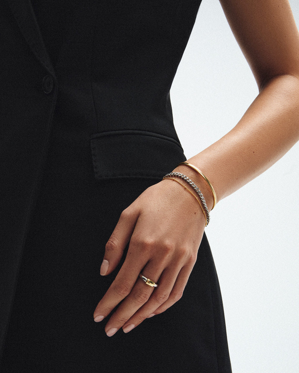 Midi34 Gold Satellite Bracelet