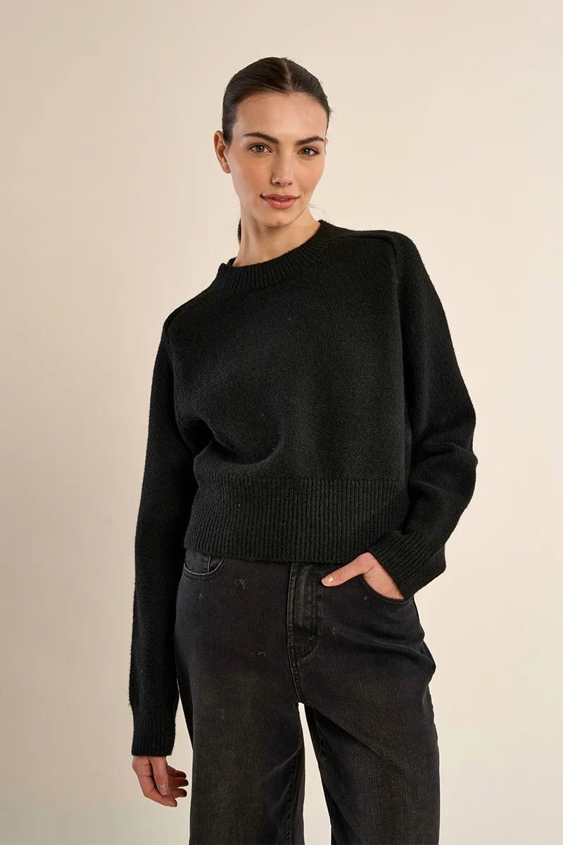 Pull Valence Noir Molly Bracken
