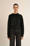 Pull Valence Noir Molly Bracken