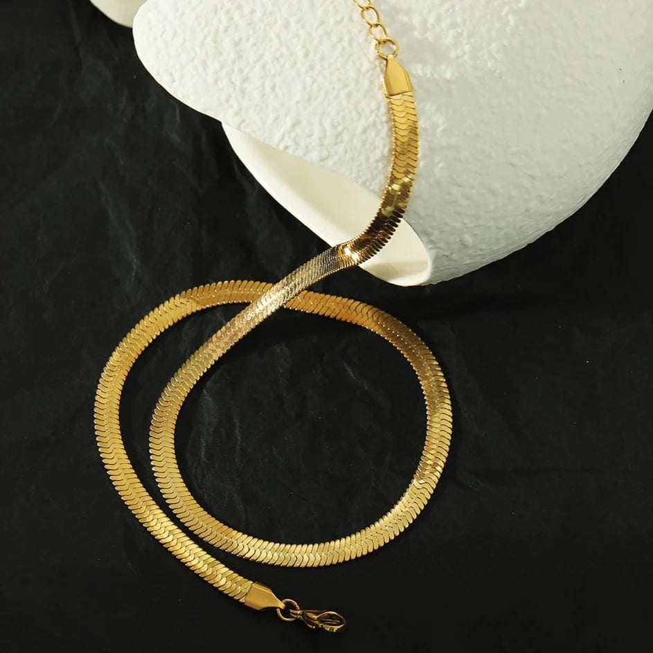 Isabella Or Hackney Nine Chain