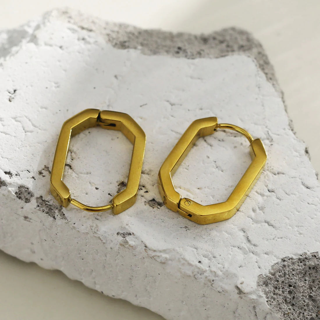 Caccuri Gold Hackney Nine Earrings