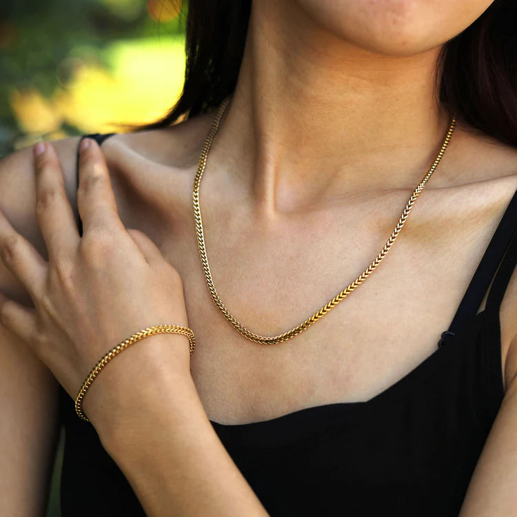 Cami Hackney Nine Chain